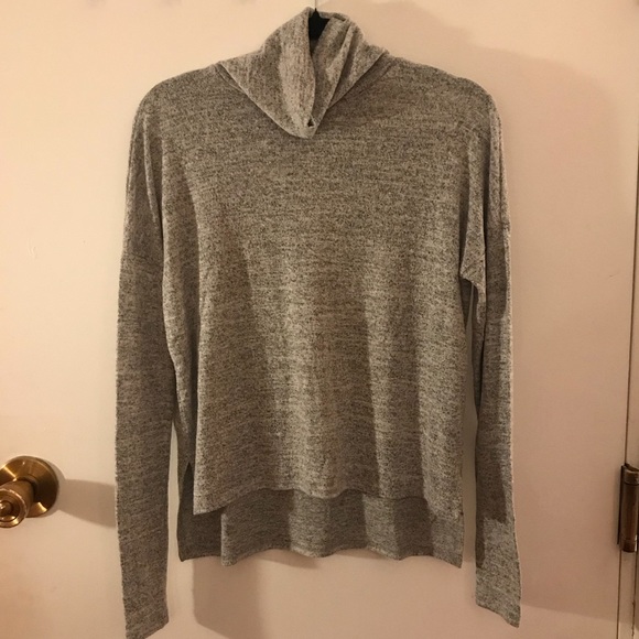 Grey turtleneck sweater from abicrombie and fitch - Picture 2 of 5